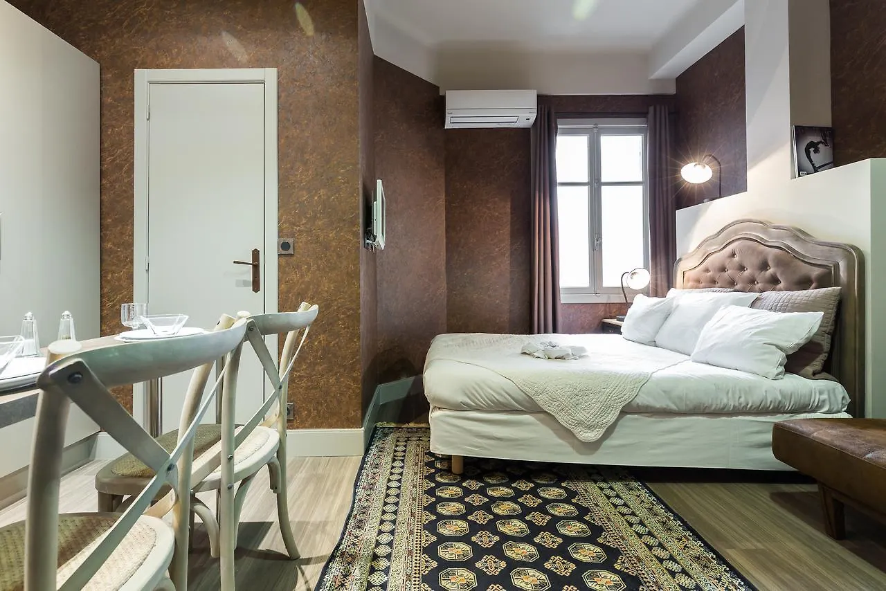 Azur City Hotel Nice 2*,
